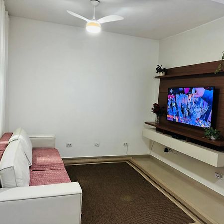 Casa Compacta Com Piscina Villa Гуаружа Екстериор снимка