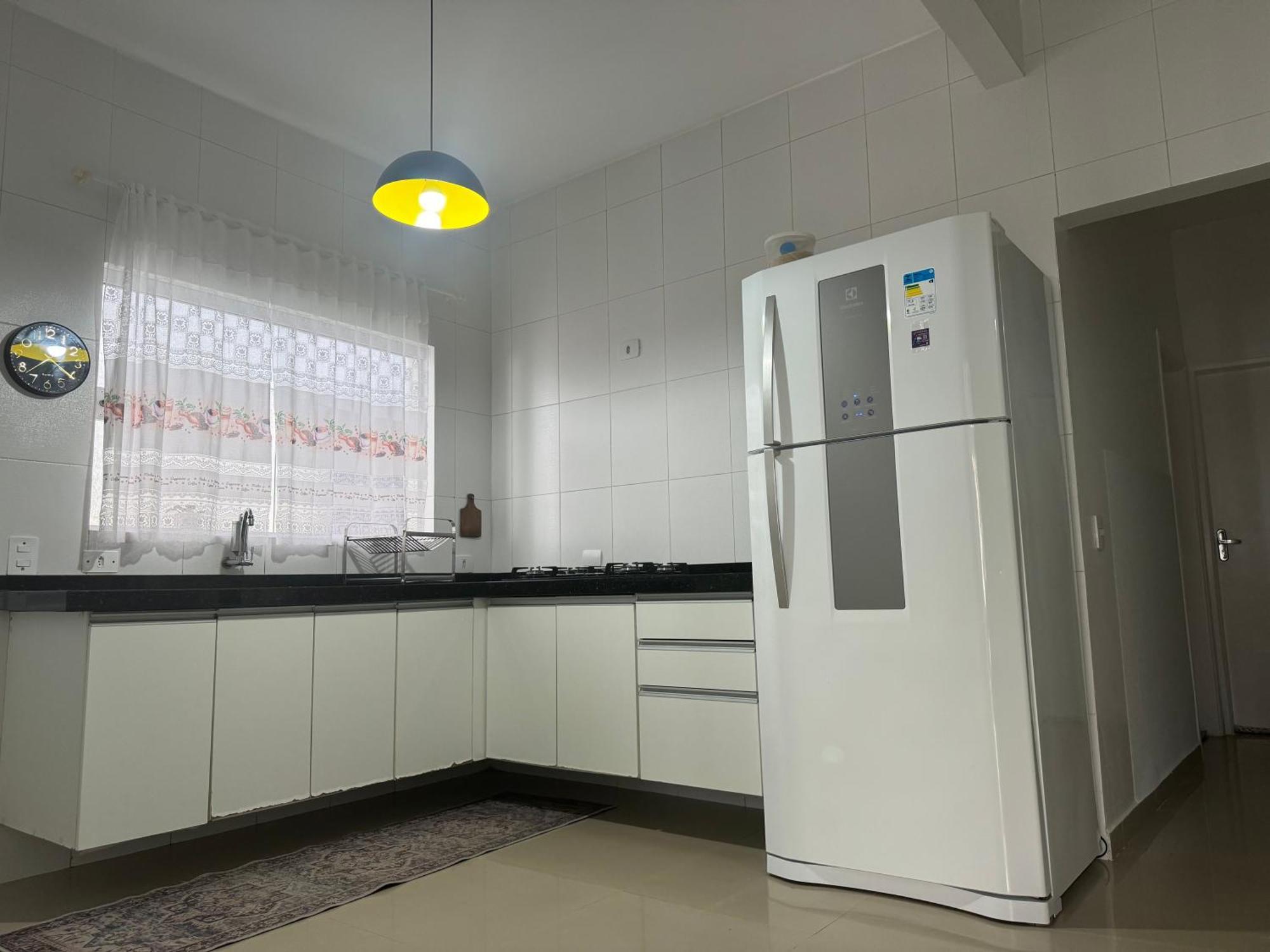 Casa Compacta Com Piscina Villa Гуаружа Екстериор снимка
