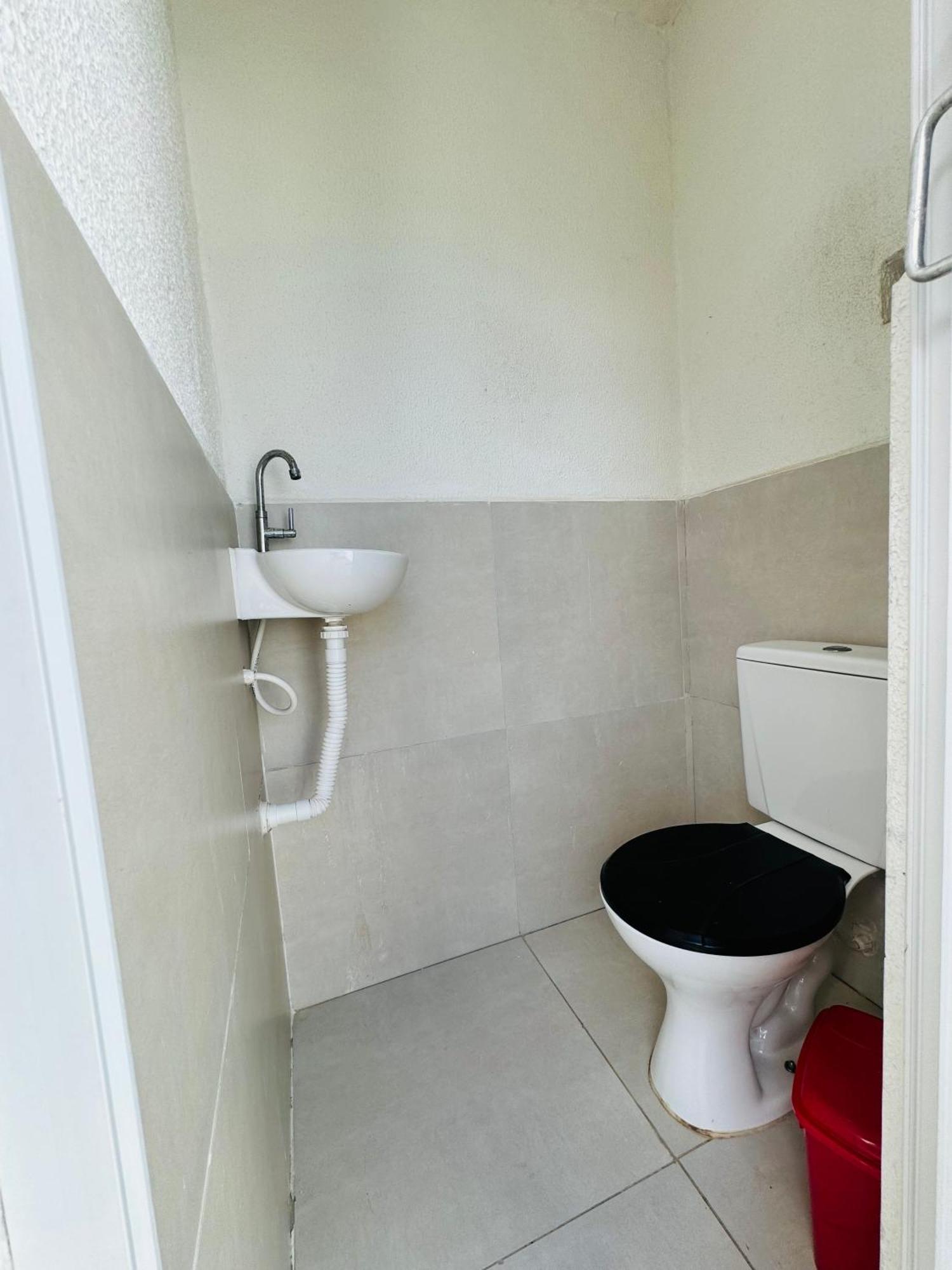 Casa Compacta Com Piscina Villa Гуаружа Екстериор снимка
