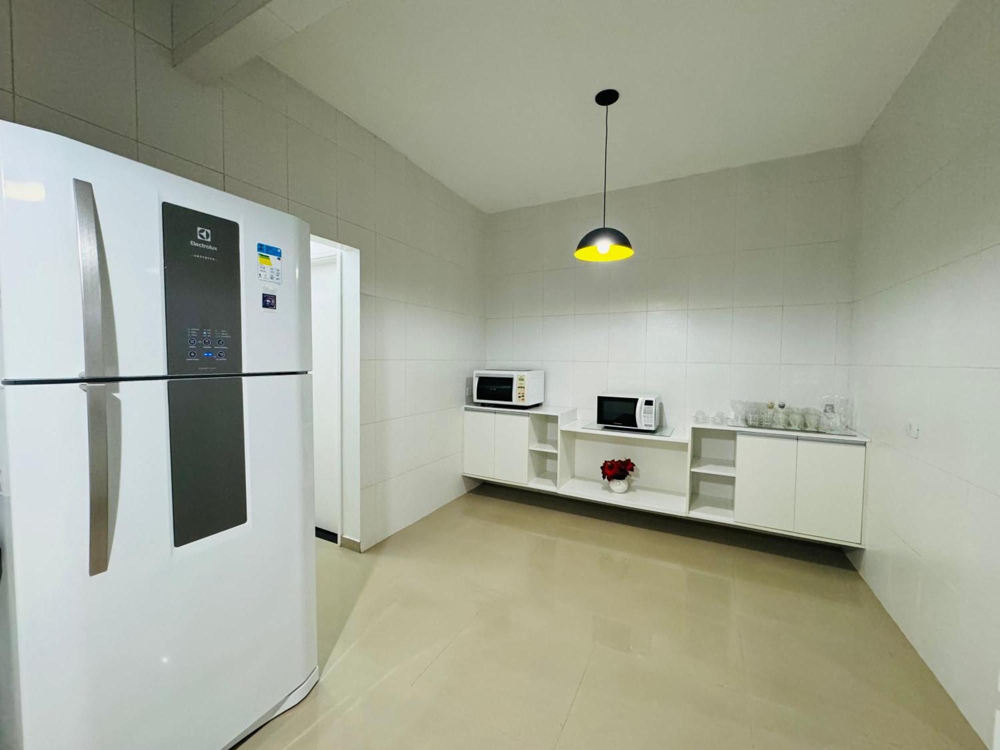 Casa Compacta Com Piscina Villa Гуаружа Екстериор снимка