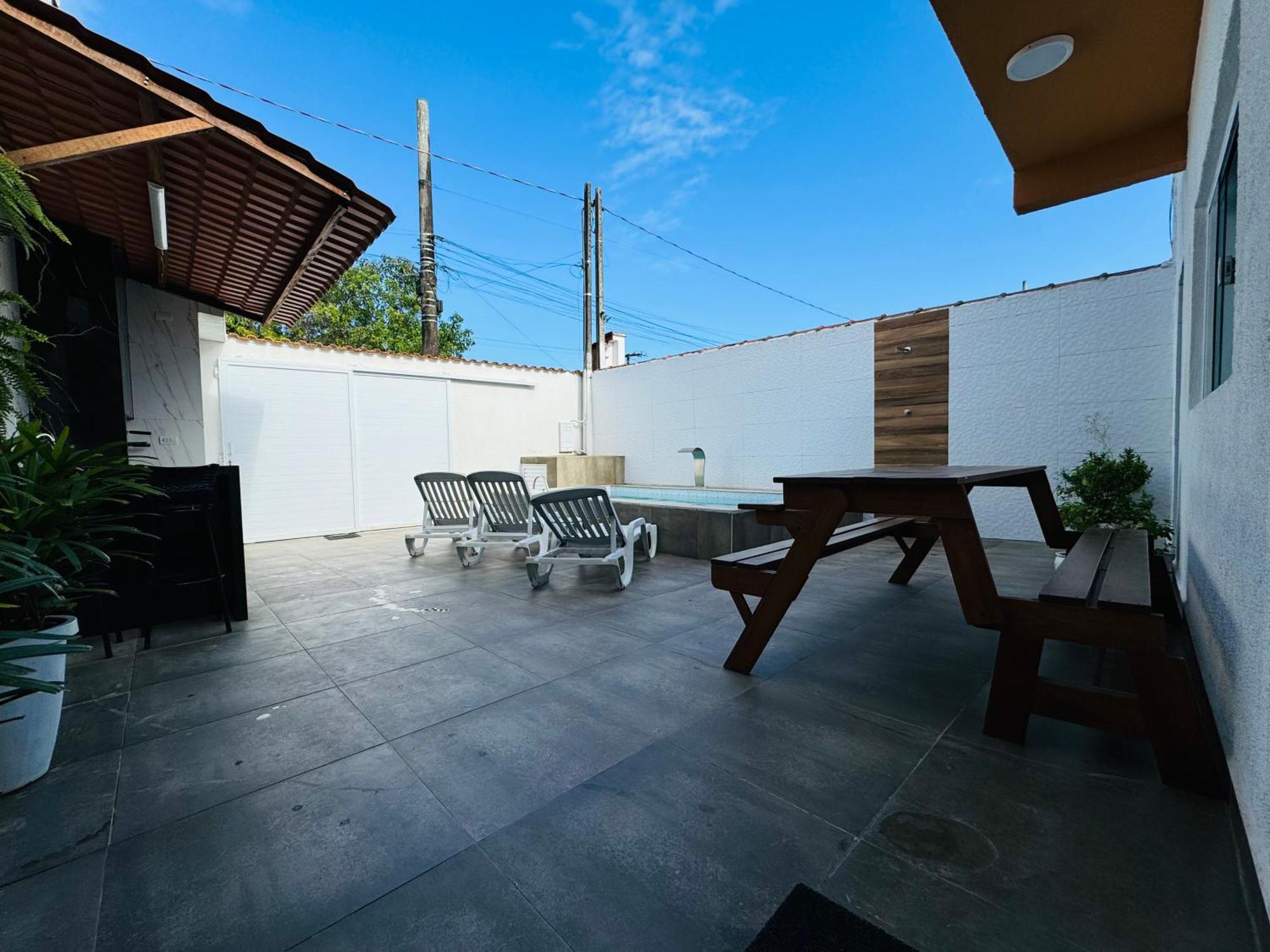 Casa Compacta Com Piscina Villa Гуаружа Екстериор снимка